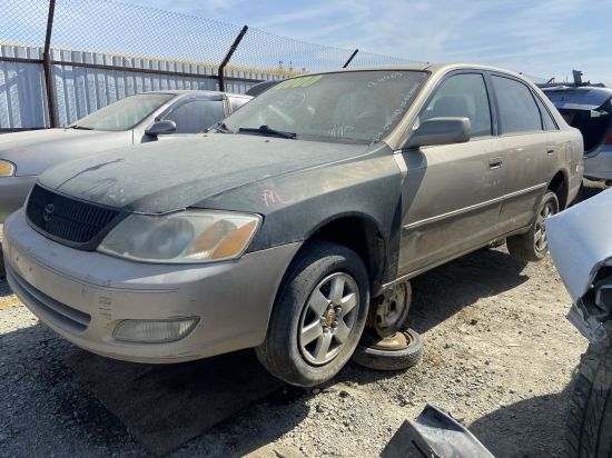 2001 TOYOTA AVALON