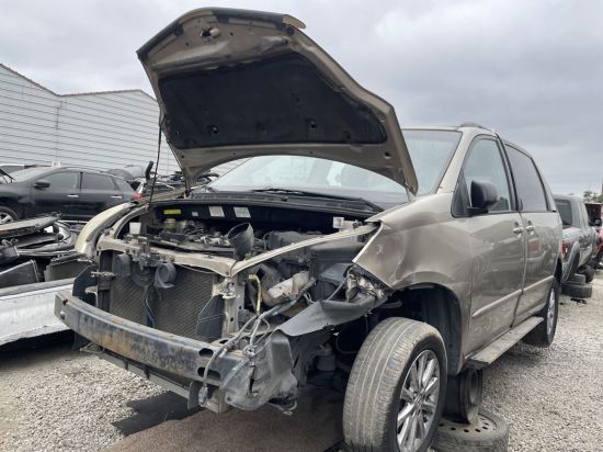 2004 TOYOTA SIENNA
