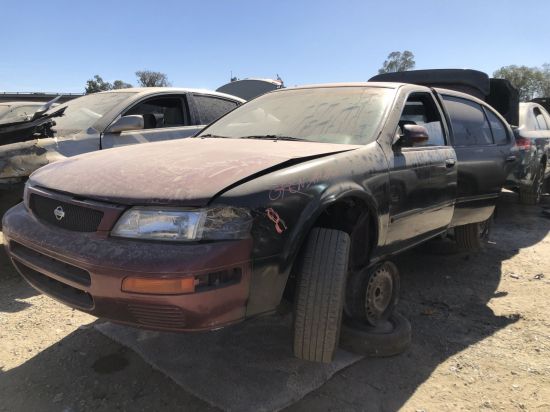 1996 NISSAN MAXIMA