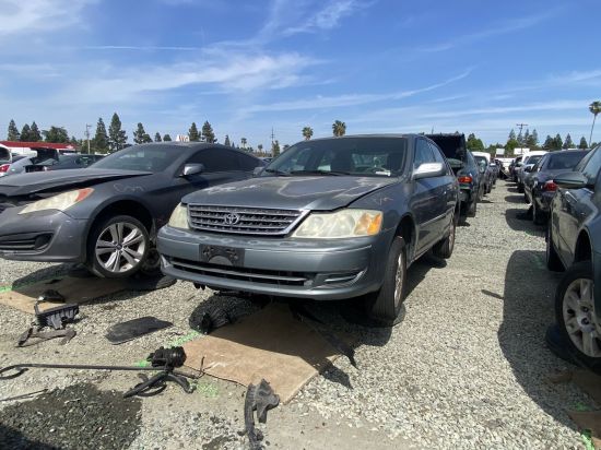 2003 TOYOTA AVALON