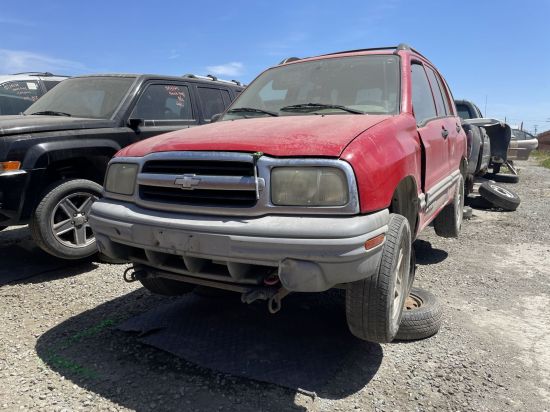 2004 CHEVROLET TRACKER