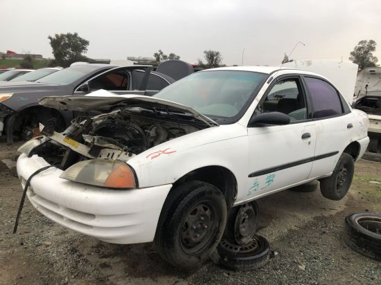 2001 CHEVROLET METRO