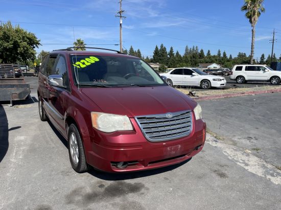 2010 CHRYSLER TOWN & COUNTRY