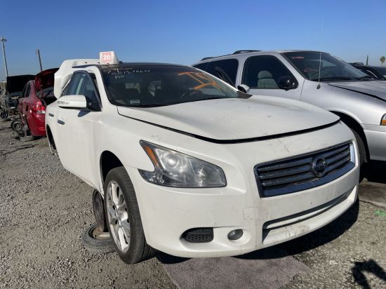 2014 NISSAN MAXIMA