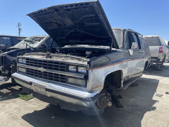 1990 CHEVROLET SUBURBAN