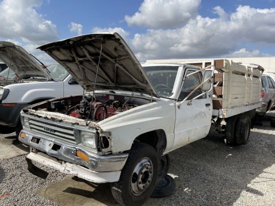 1988 TOYOTA PICKUP