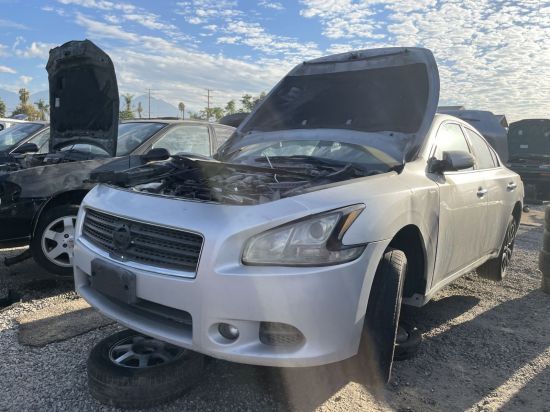 2010 NISSAN MAXIMA