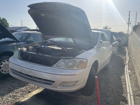 2001 TOYOTA AVALON