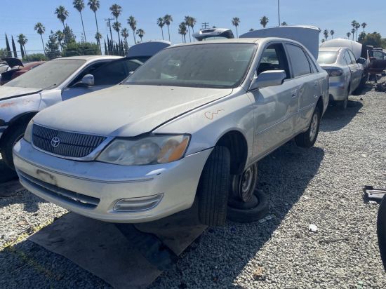2000 TOYOTA AVALON