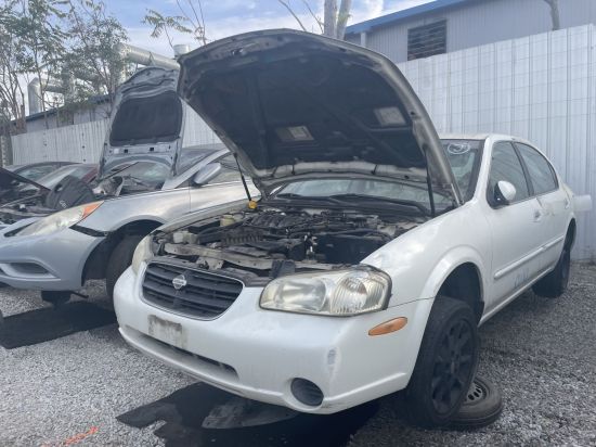 2000 NISSAN MAXIMA