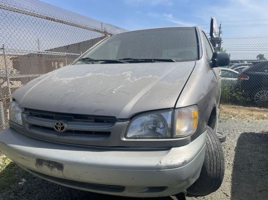 1998 TOYOTA SIENNA