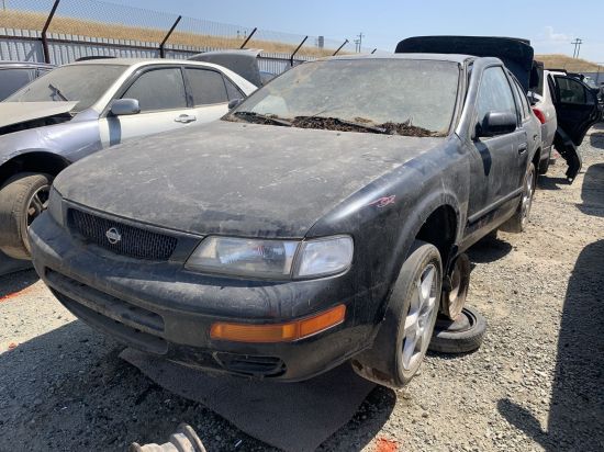 1995 NISSAN MAXIMA
