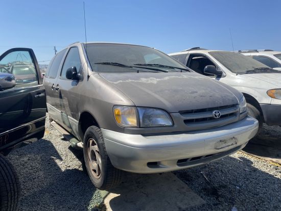 1998 TOYOTA SIENNA