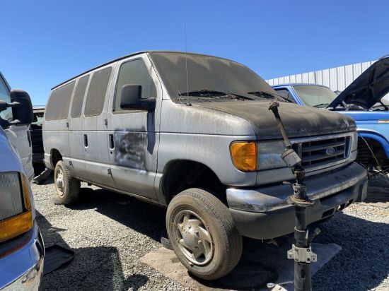 2005 FORD ECONOLINE WAGON