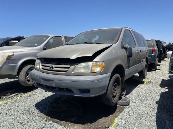 2003 TOYOTA SIENNA