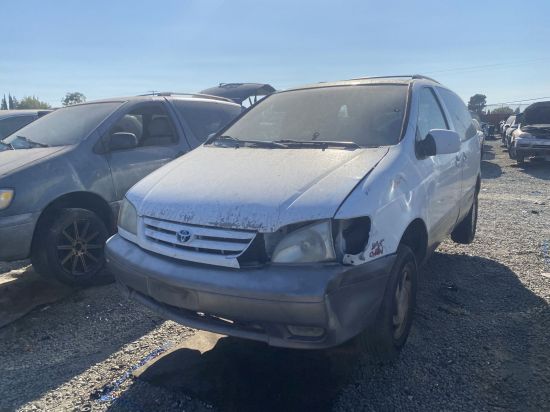 2002 TOYOTA SIENNA