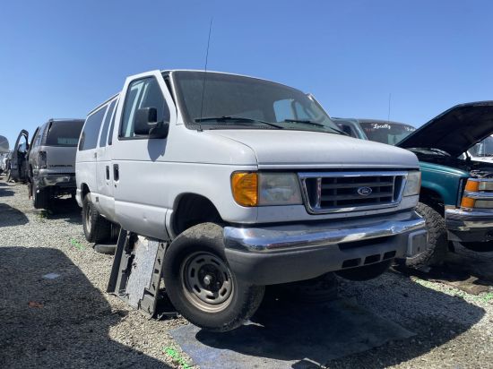 2004 FORD ECONOLINE WAGON