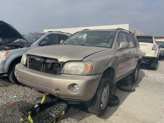 2004 TOYOTA HIGHLANDER