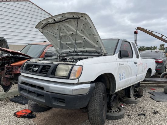 1999 NISSAN FRONTIER