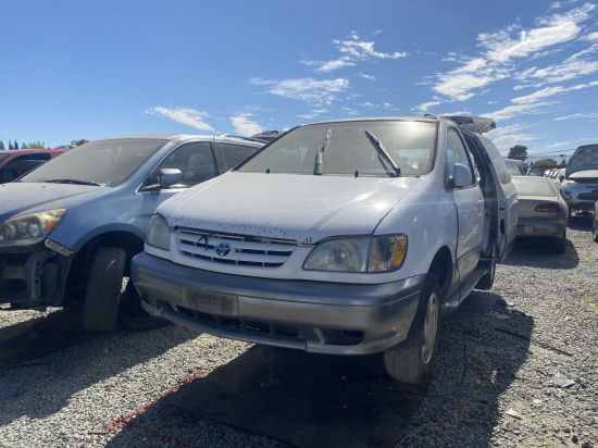 2001 TOYOTA SIENNA