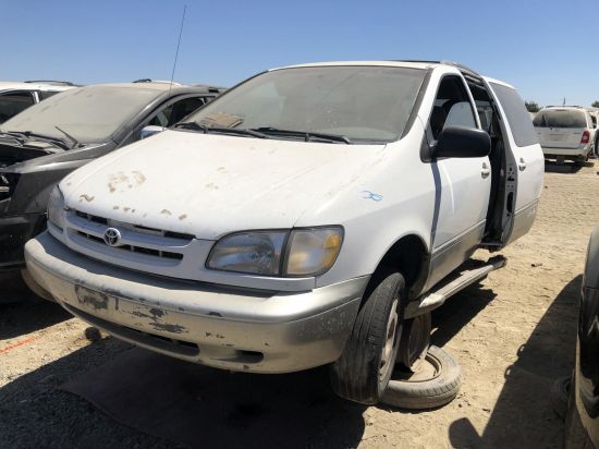 2000 TOYOTA SIENNA