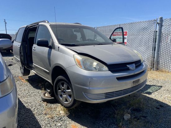2005 TOYOTA SIENNA
