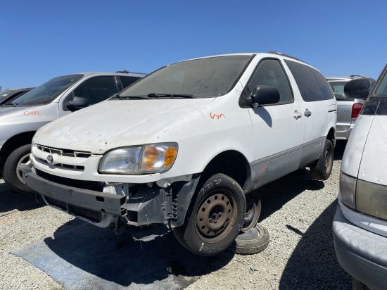 1999 TOYOTA SIENNA