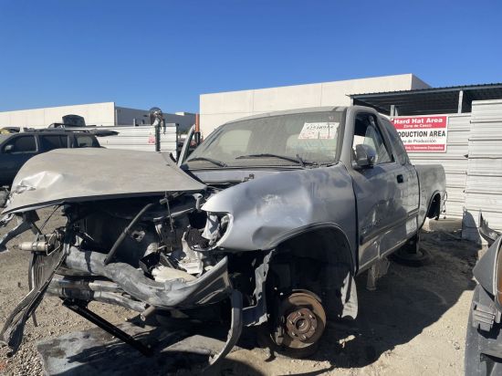 2000 TOYOTA TUNDRA