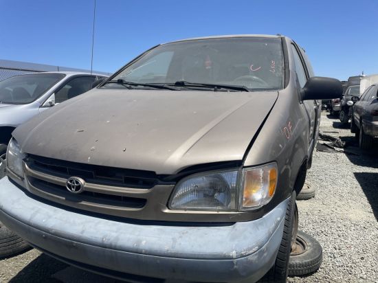 1998 TOYOTA SIENNA