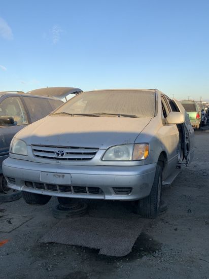 2002 TOYOTA SIENNA