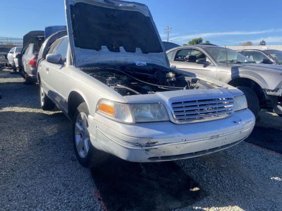 2000 FORD CROWN VICTORIA
