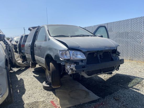 2000 TOYOTA SIENNA