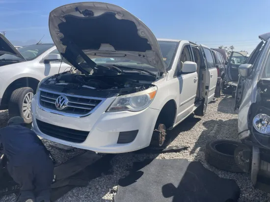 2010 VOLKSWAGEN ROUTAN