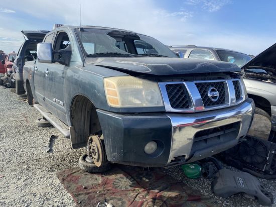 2005 NISSAN TITAN