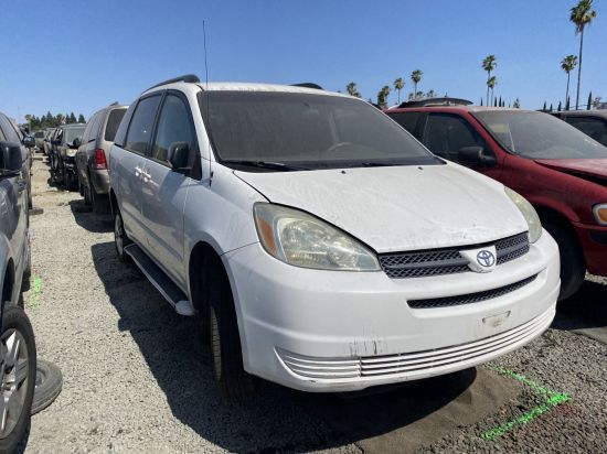2004 TOYOTA SIENNA