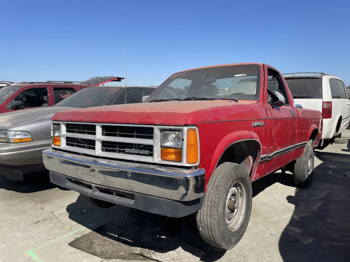1987 Dakota