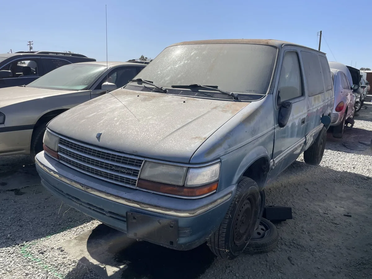 1993 Plymouth Voyager