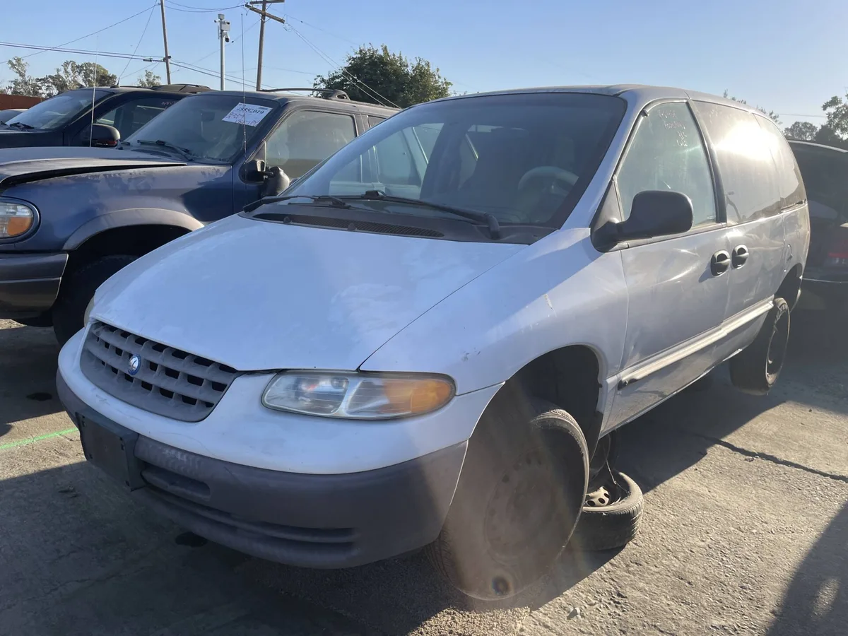 1997 Plymouth Voyager