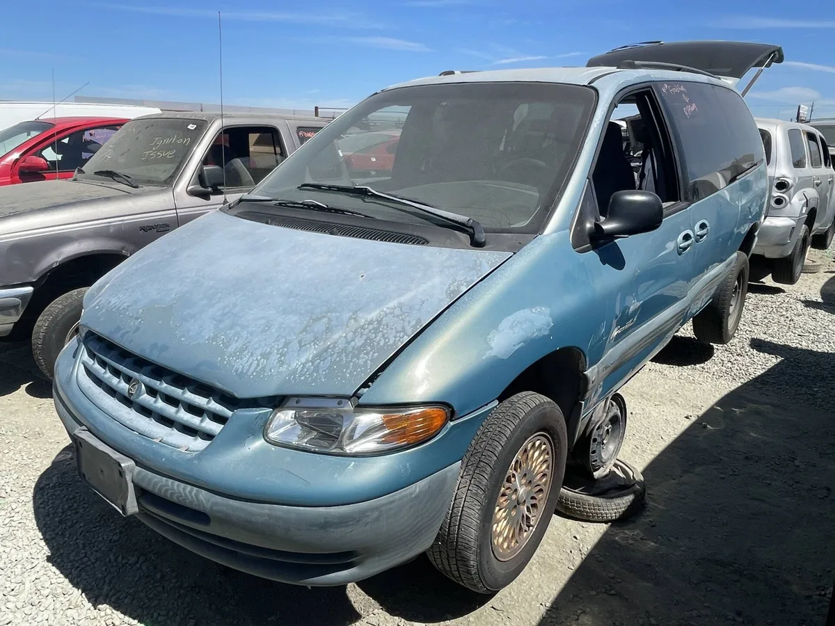 1999 Plymouth Grand Voyager